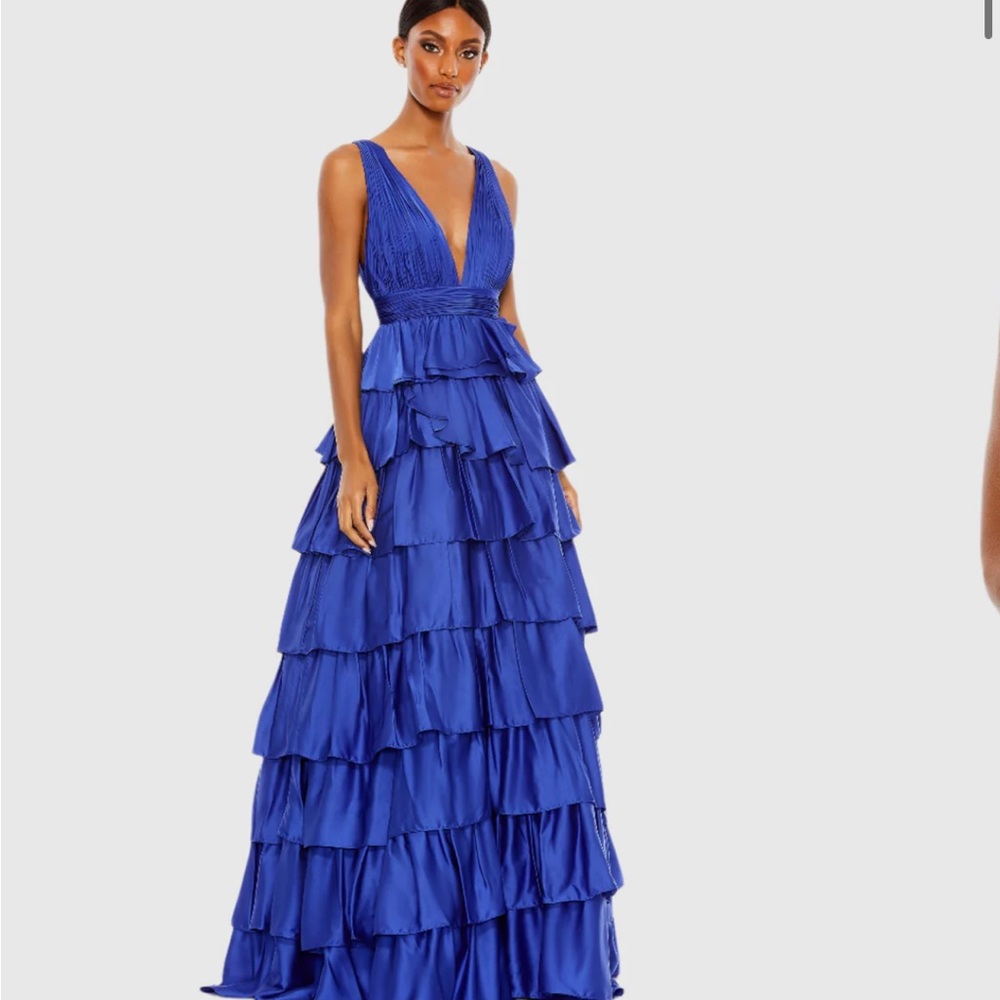 Mac Duggal size 2 blue tier ruffle dress